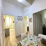 Apartament La Violetta Di // Del Ducato *
