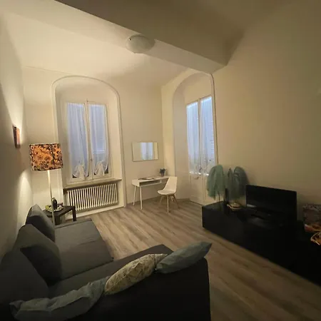 La Violetta Di // Del Ducato アパート パルマ