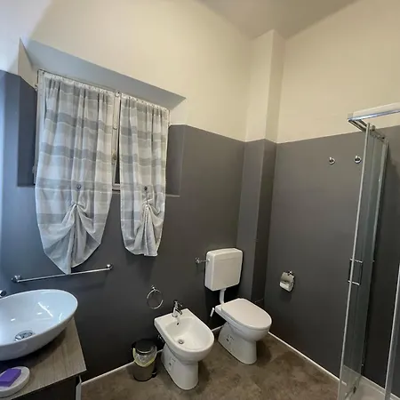 Apartament La Violetta Di // Del Ducato *